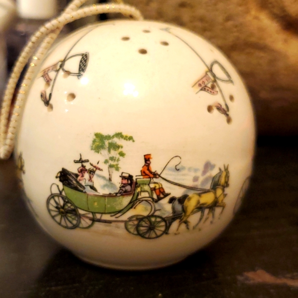 VINTAGE CLOSET SCENTS / Fragrance bulb. Horse and Carriage RARE